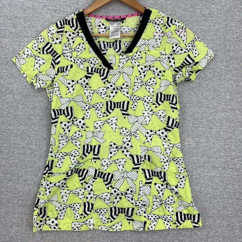 Heart Soul Scrub Top Womens Extra Small Green Bows Short Sleeve Nurse Uniforms